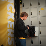 Locker (Blå Sol 2026) image 1